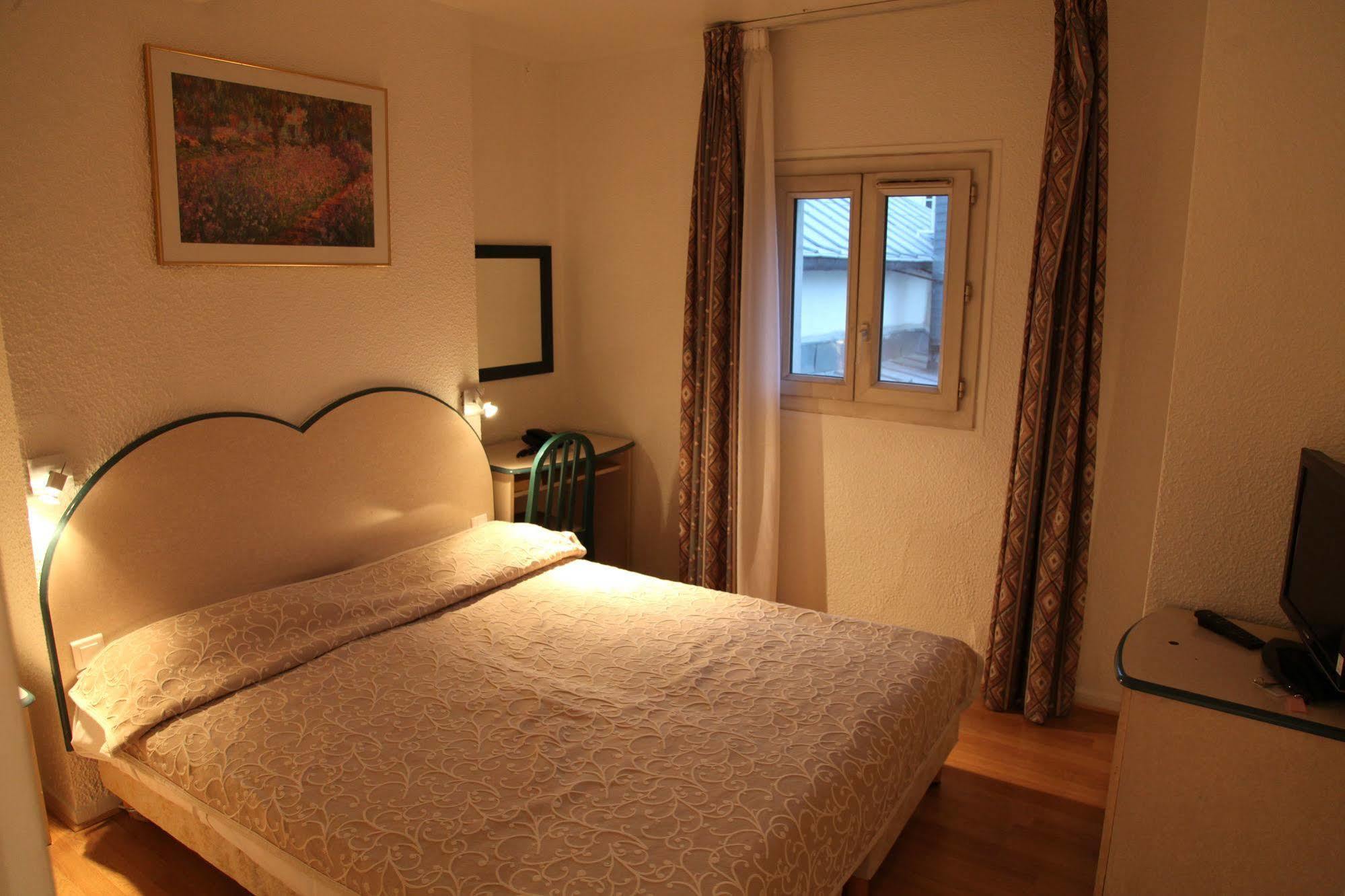 Hotel Royal Bastille Parigi Esterno foto